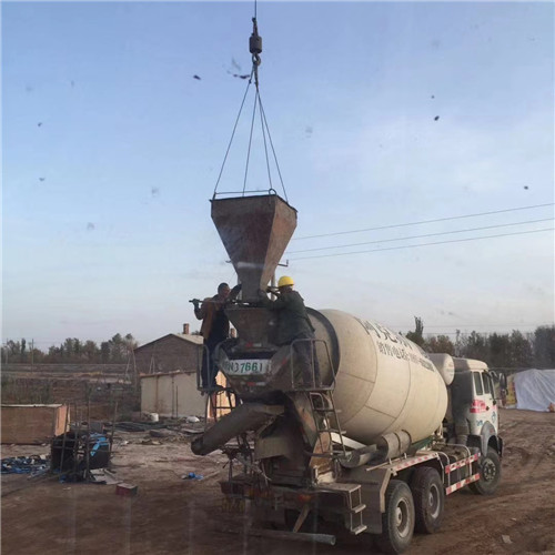 松桃“精准瞄准”—— 吊车的 “定位导航” 技术