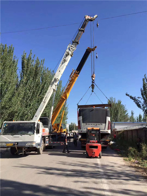 松桃港口集装箱搬运案例